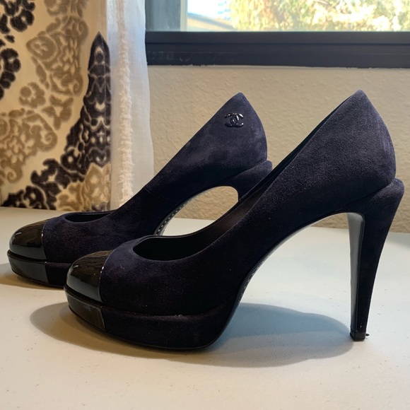 CHANEL Suede & Patent Leather Cap Toe (used) - Picture 3 of 8